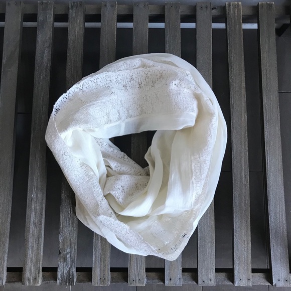American Eagle Outfitters Accessories - American Eagle Lace Scarf